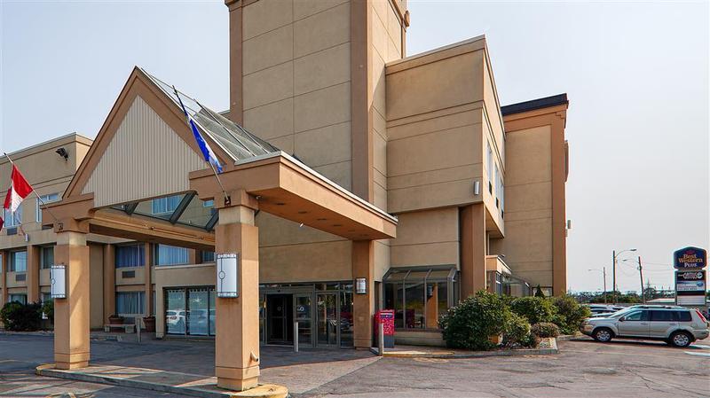 Doubletree By Hilton Montreal Airport Hotel Dorval Exterior photo